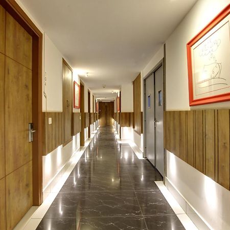 Hotel Town Grand Patel Nagar نيودلهي المظهر الخارجي الصورة