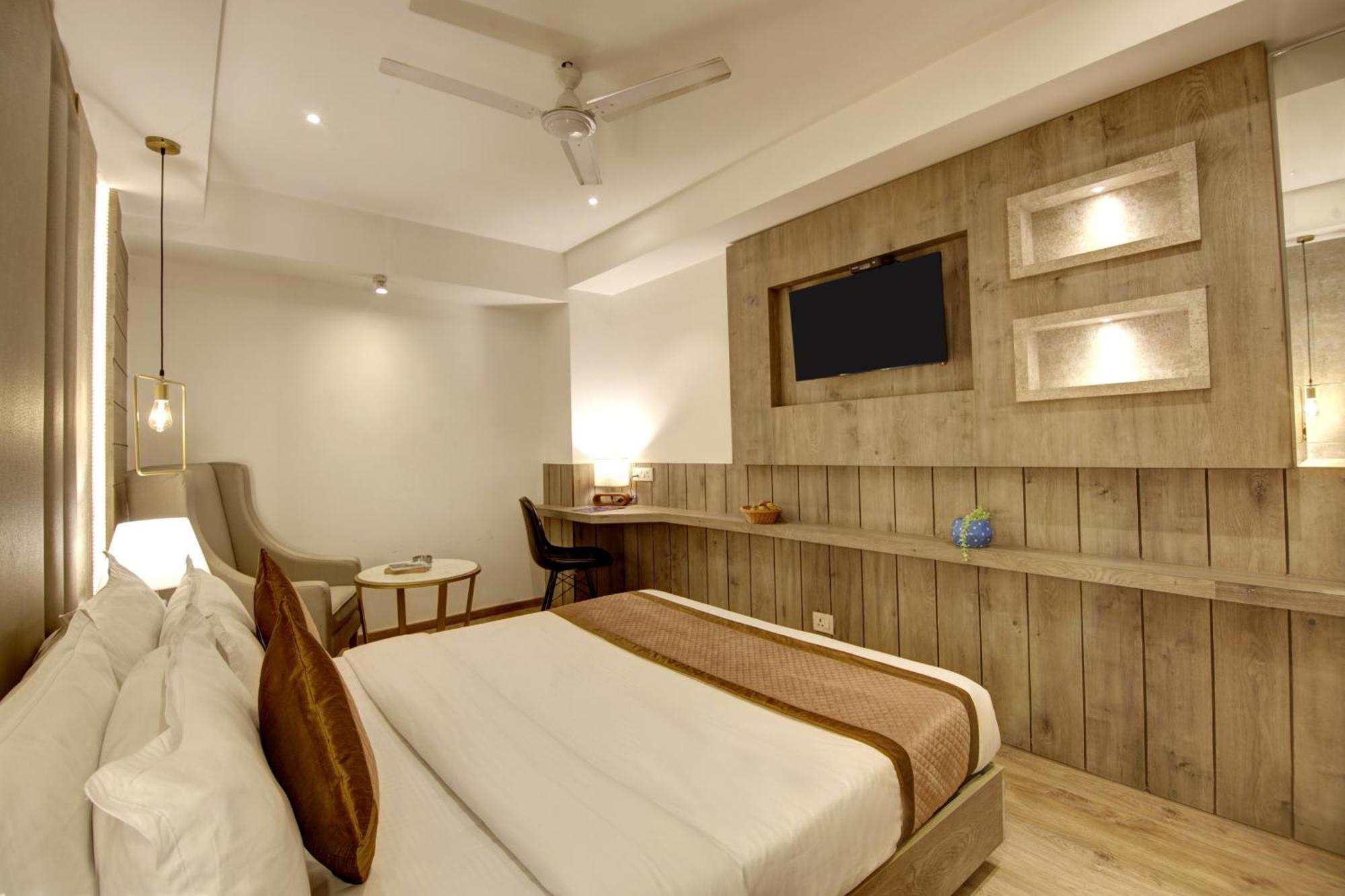 Hotel Town Grand Patel Nagar نيودلهي المظهر الخارجي الصورة
