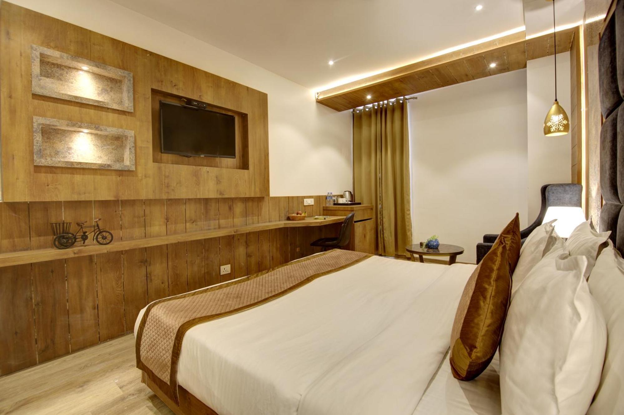 Hotel Town Grand Patel Nagar نيودلهي المظهر الخارجي الصورة
