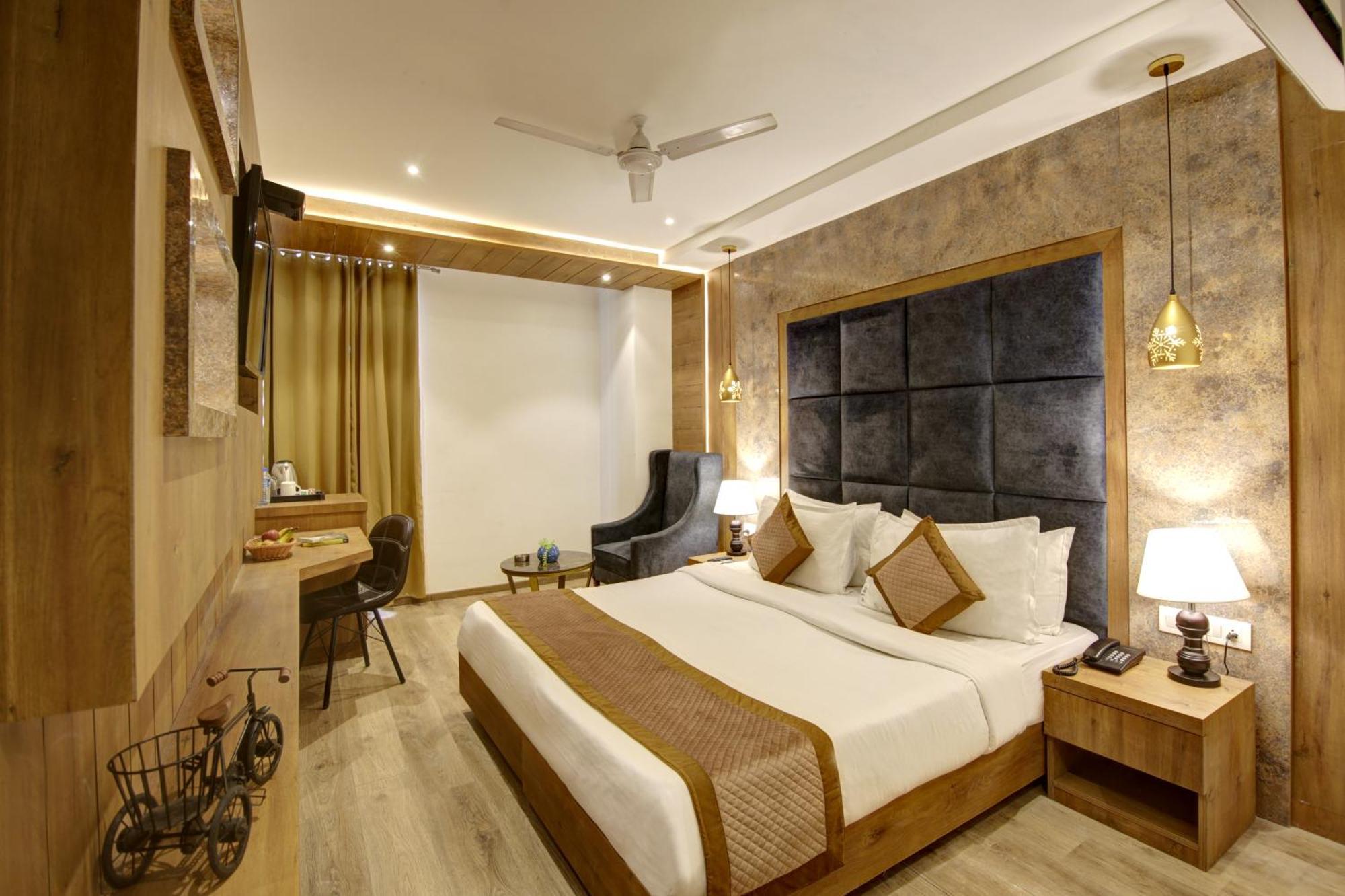 Hotel Town Grand Patel Nagar نيودلهي المظهر الخارجي الصورة