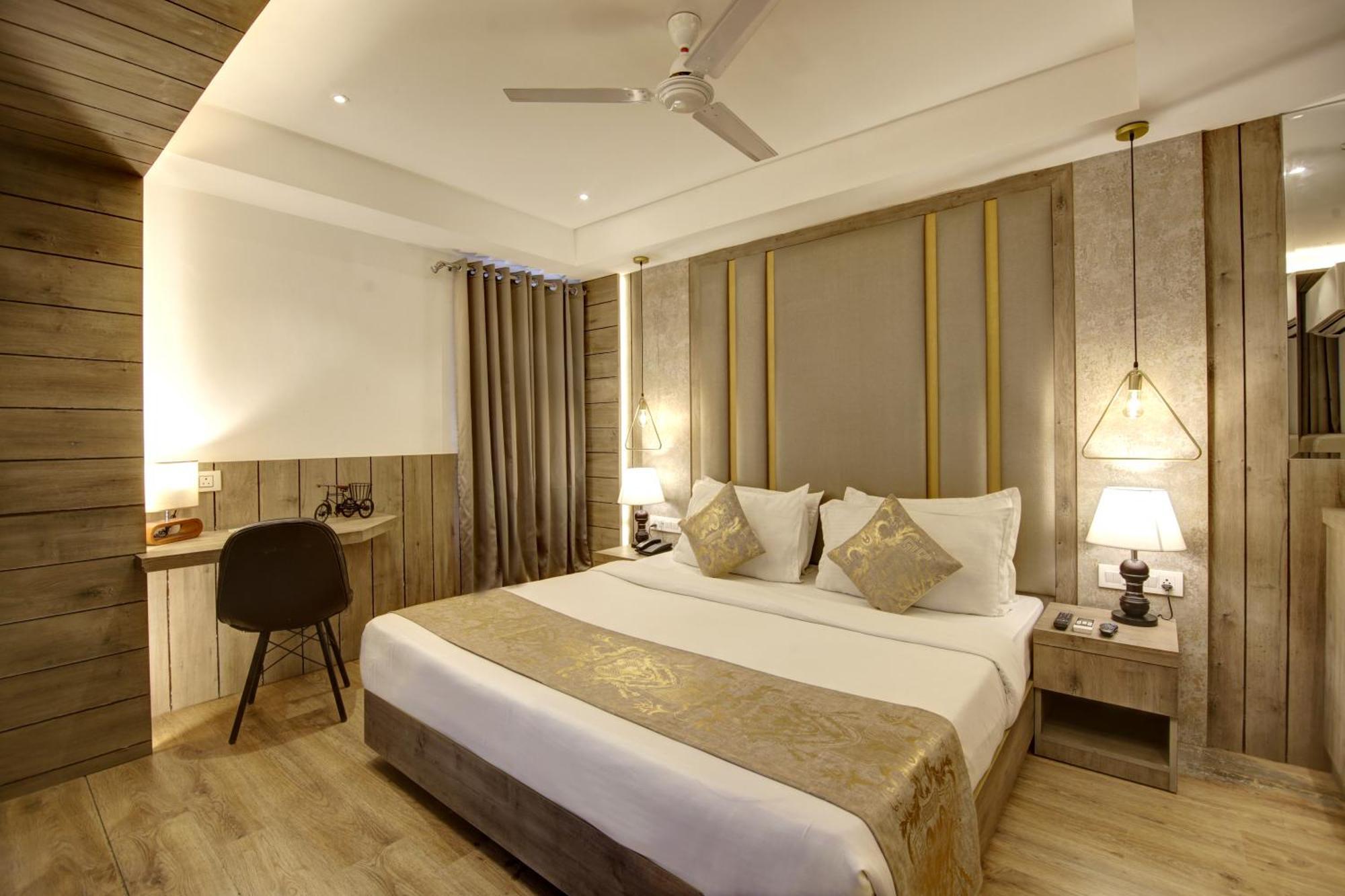Hotel Town Grand Patel Nagar نيودلهي المظهر الخارجي الصورة