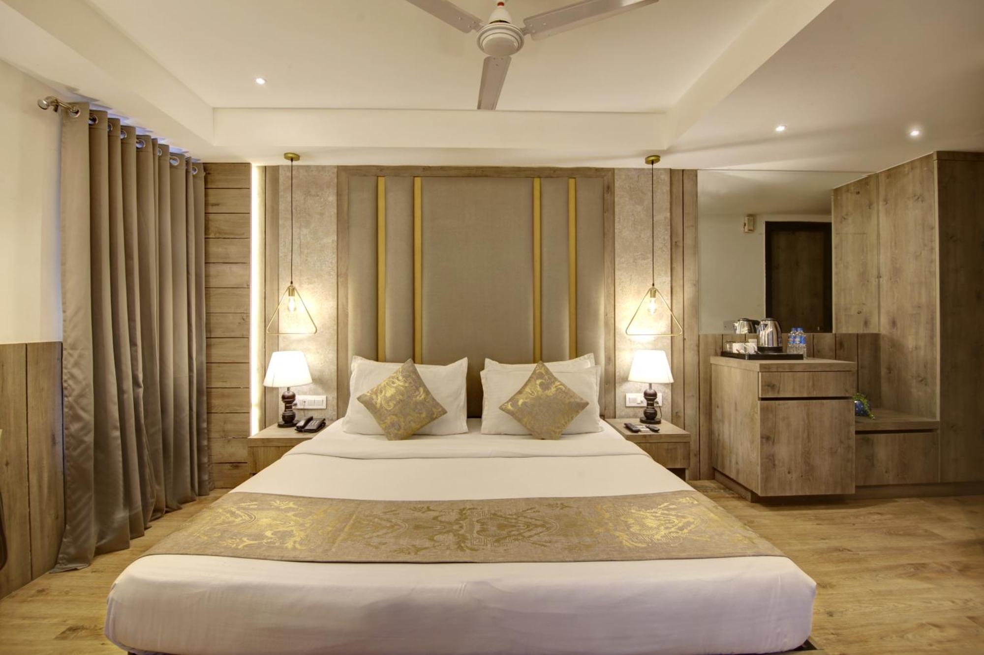 Hotel Town Grand Patel Nagar نيودلهي المظهر الخارجي الصورة