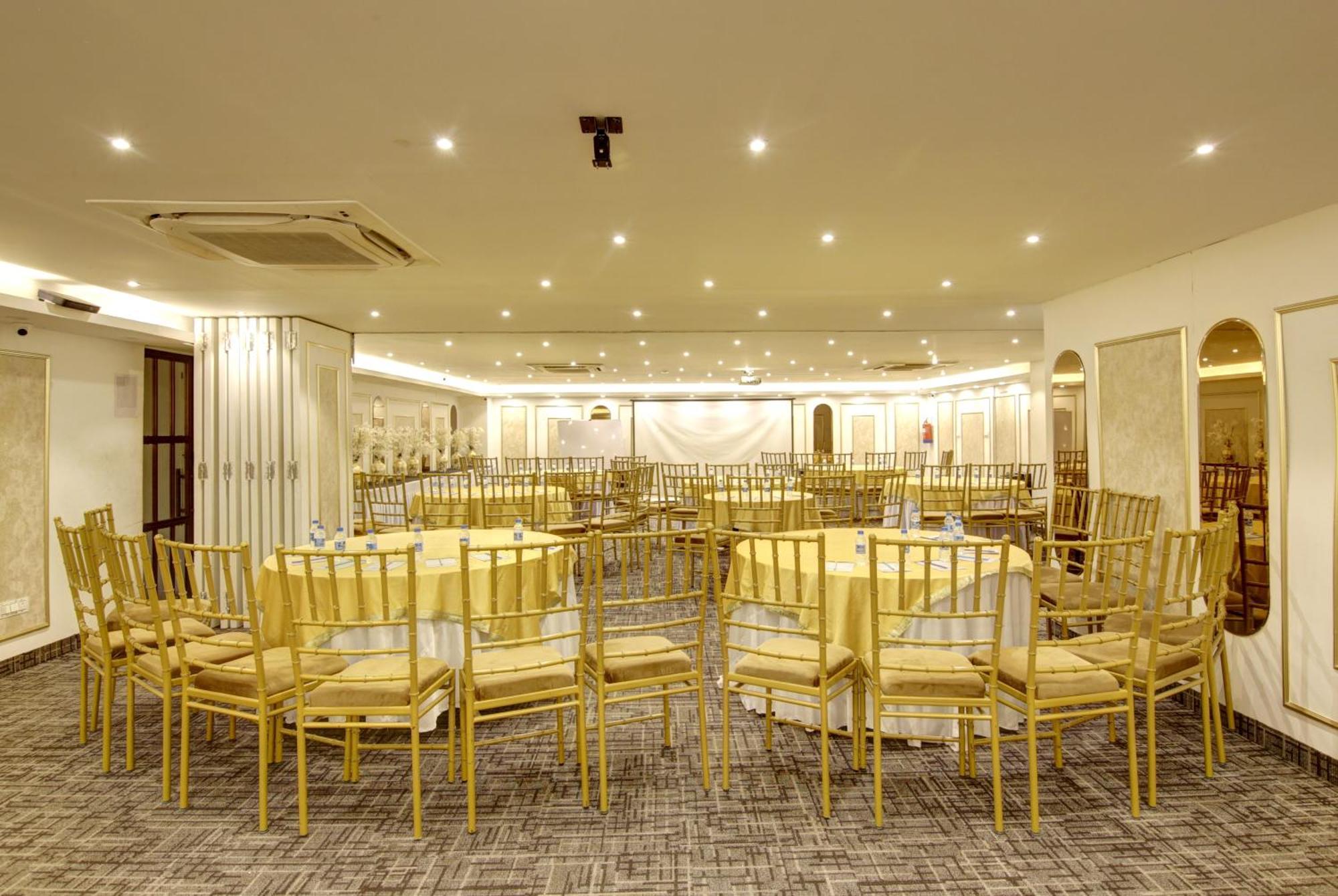 Hotel Town Grand Patel Nagar نيودلهي المظهر الخارجي الصورة