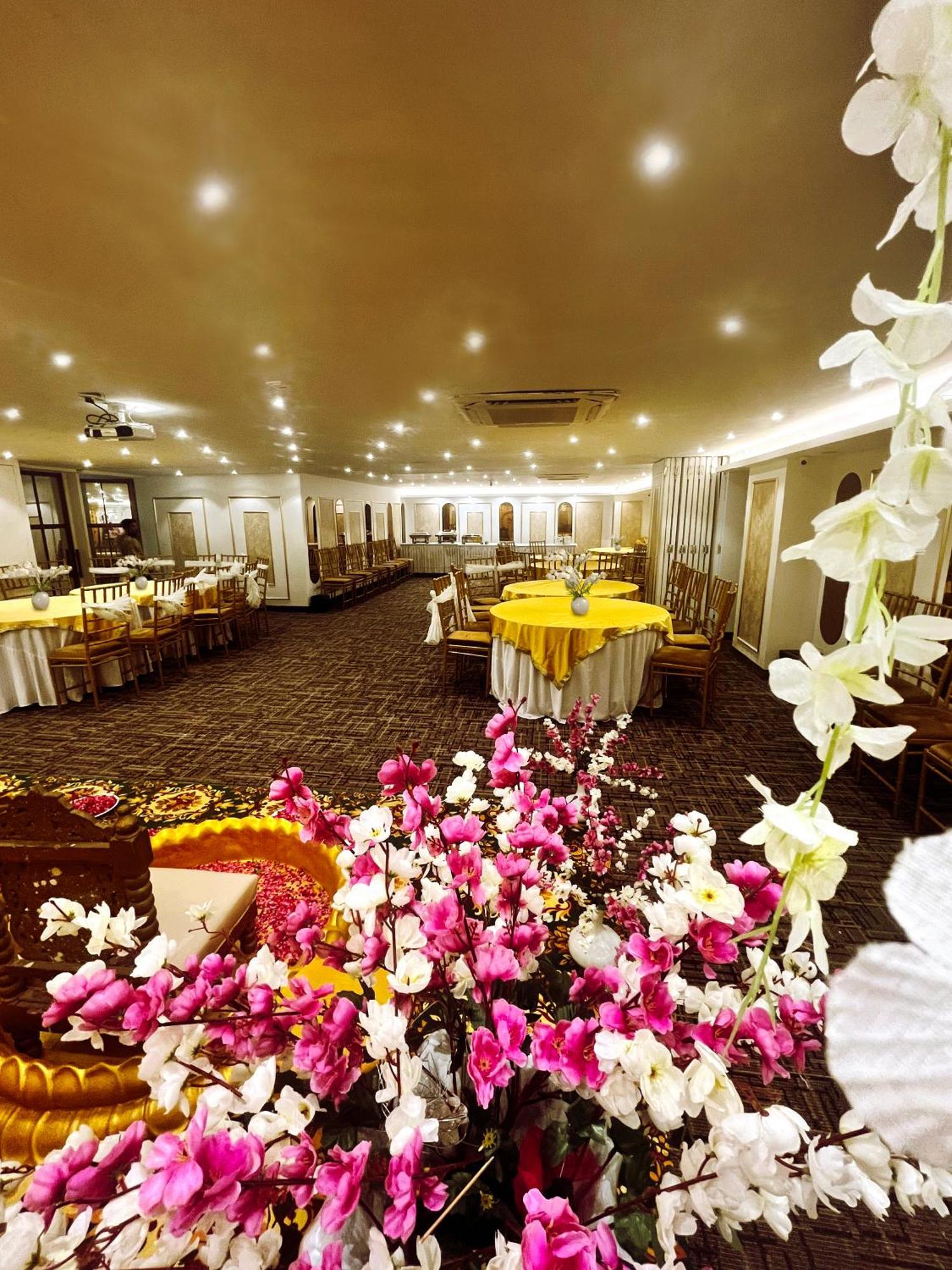 Hotel Town Grand Patel Nagar نيودلهي المظهر الخارجي الصورة