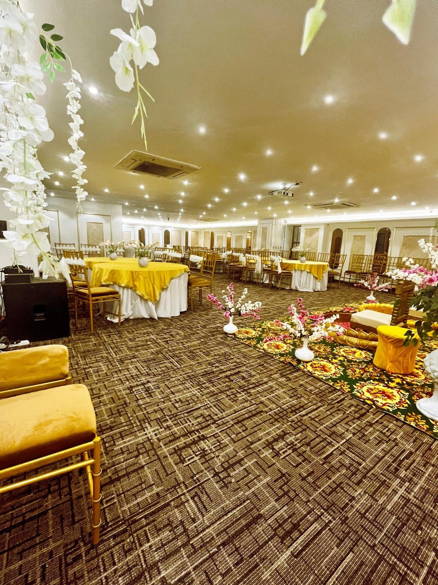 Hotel Town Grand Patel Nagar نيودلهي المظهر الخارجي الصورة
