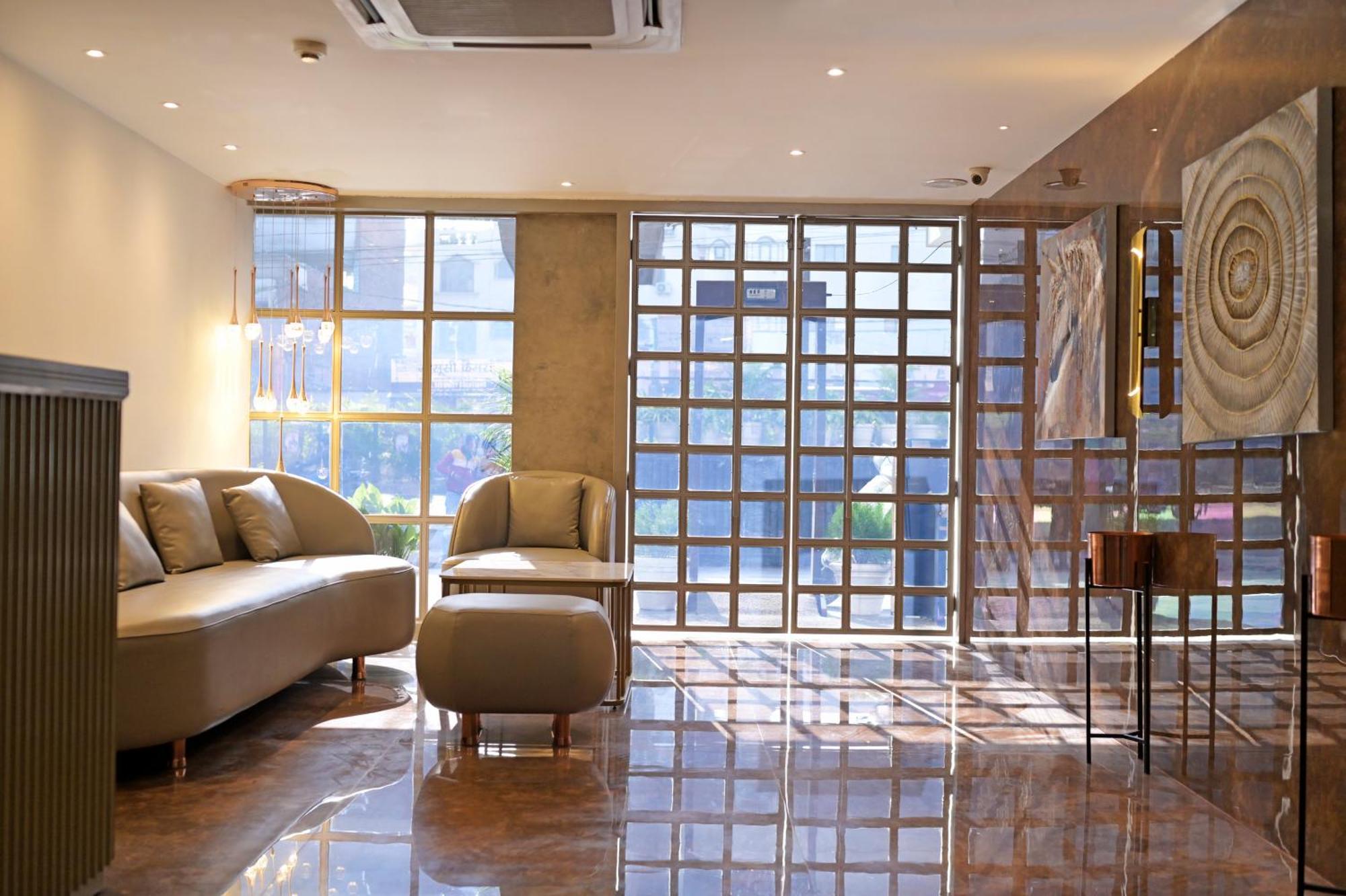 Hotel Town Grand Patel Nagar نيودلهي المظهر الخارجي الصورة